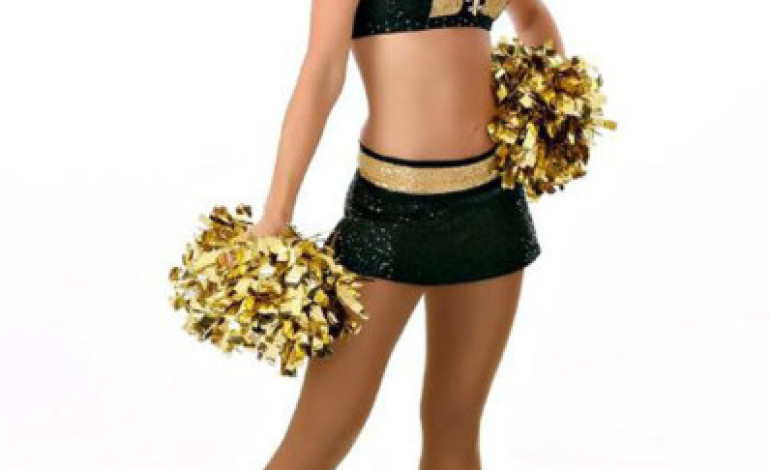 40 Year Old U S Mother Of Two Becomes Cheerleader For New Orleans Saints Royaltygist